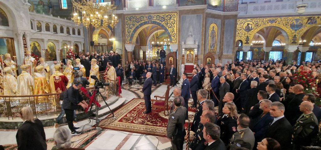 Πάτρα: Με μεγαλοπρέπεια η εορτή του Πολιούχου Αποστόλου Ανδρέου - Χιλιάδες πιστοί! Παρουσία Προέδρου Δημοκρατίας - φωτο και βίντεο