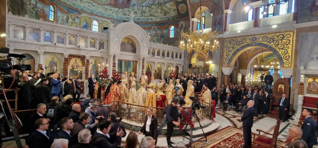 Πάτρα: Με μεγαλοπρέπεια η εορτή του Πολιούχου Αποστόλου Ανδρέου - Χιλιάδες πιστοί! Παρουσία Προέδρου Δημοκρατίας - φωτο και βίντεο