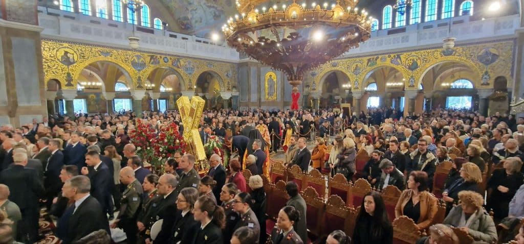 Πάτρα: Με μεγαλοπρέπεια η εορτή του Πολιούχου Αποστόλου Ανδρέου - Χιλιάδες πιστοί! Παρουσία Προέδρου Δημοκρατίας - φωτο και βίντεο
