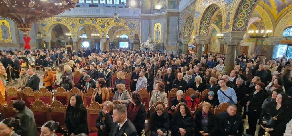 Πάτρα: Με μεγαλοπρέπεια η εορτή του Πολιούχου Αποστόλου Ανδρέου - Χιλιάδες πιστοί! Παρουσία Προέδρου Δημοκρατίας - φωτο και βίντεο