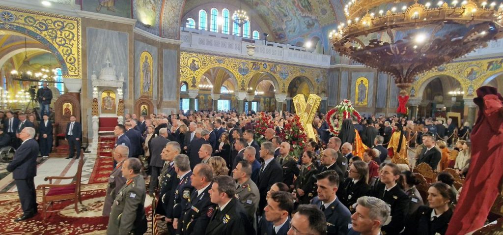 Πάτρα: Με μεγαλοπρέπεια η εορτή του Πολιούχου Αποστόλου Ανδρέου - Χιλιάδες πιστοί! Παρουσία Προέδρου Δημοκρατίας - φωτο και βίντεο