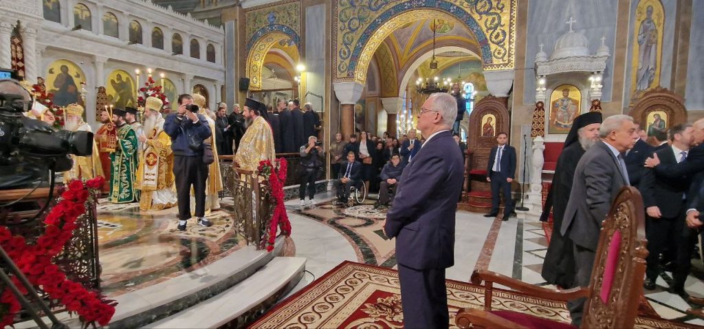 Πάτρα: Με μεγαλοπρέπεια η εορτή του Πολιούχου Αποστόλου Ανδρέου - Χιλιάδες πιστοί! Παρουσία Προέδρου Δημοκρατίας - φωτο και βίντεο