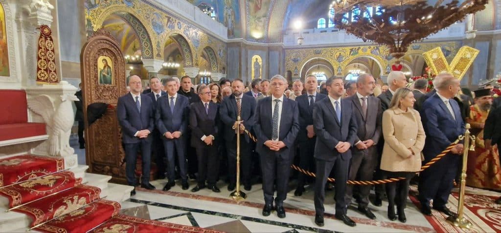 Πάτρα: Με μεγαλοπρέπεια η εορτή του Πολιούχου Αποστόλου Ανδρέου - Χιλιάδες πιστοί! Παρουσία Προέδρου Δημοκρατίας - φωτο και βίντεο