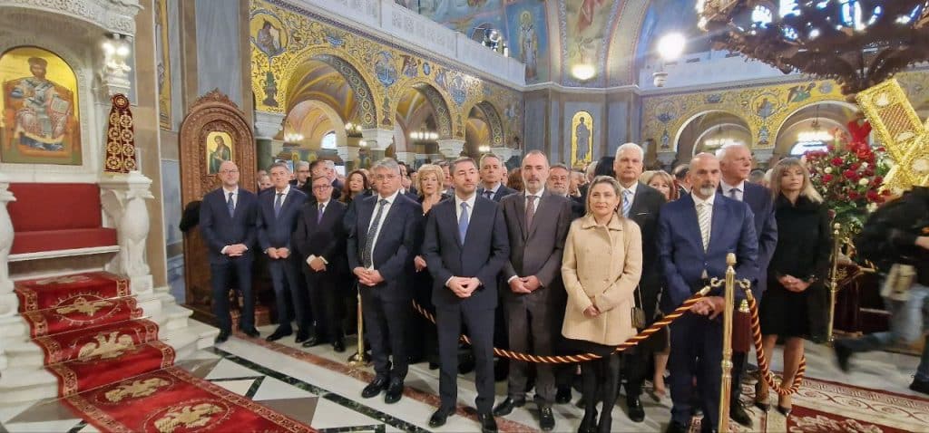 Πάτρα: Με μεγαλοπρέπεια η εορτή του Πολιούχου Αποστόλου Ανδρέου - Χιλιάδες πιστοί! Παρουσία Προέδρου Δημοκρατίας - φωτο και βίντεο