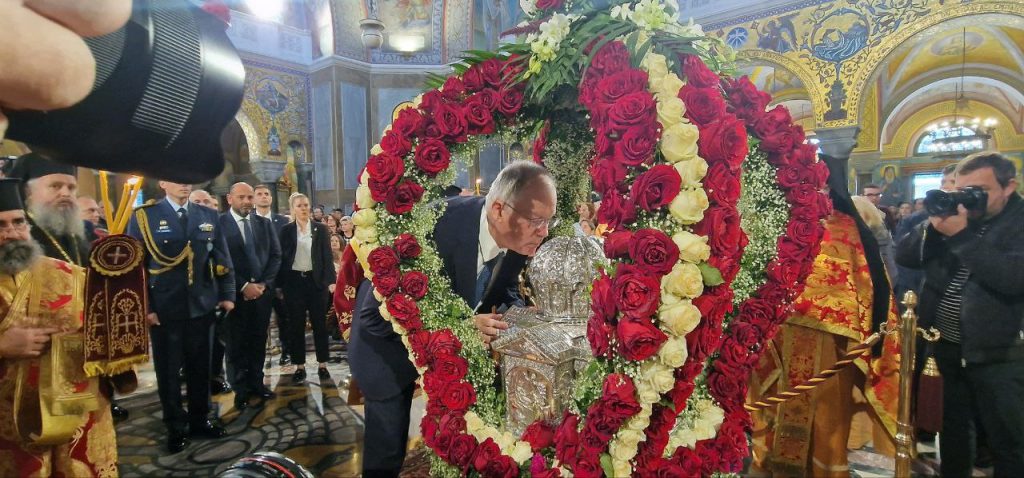 Πάτρα: Με μεγαλοπρέπεια η εορτή του Πολιούχου Αποστόλου Ανδρέου - Χιλιάδες πιστοί! Παρουσία Προέδρου Δημοκρατίας - φωτο και βίντεο