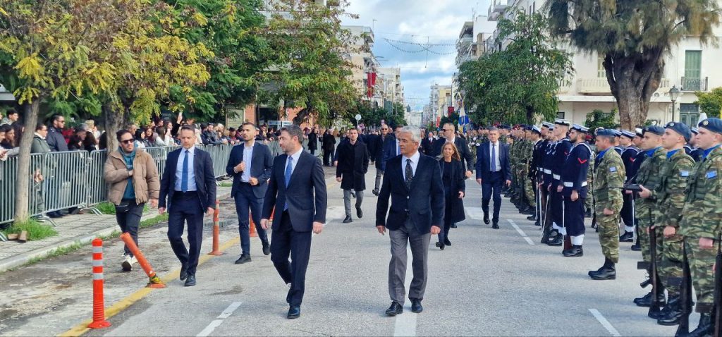 Πάτρα: Με μεγαλοπρέπεια η εορτή του Πολιούχου Αποστόλου Ανδρέου - Χιλιάδες πιστοί! Παρουσία Προέδρου Δημοκρατίας - φωτο και βίντεο