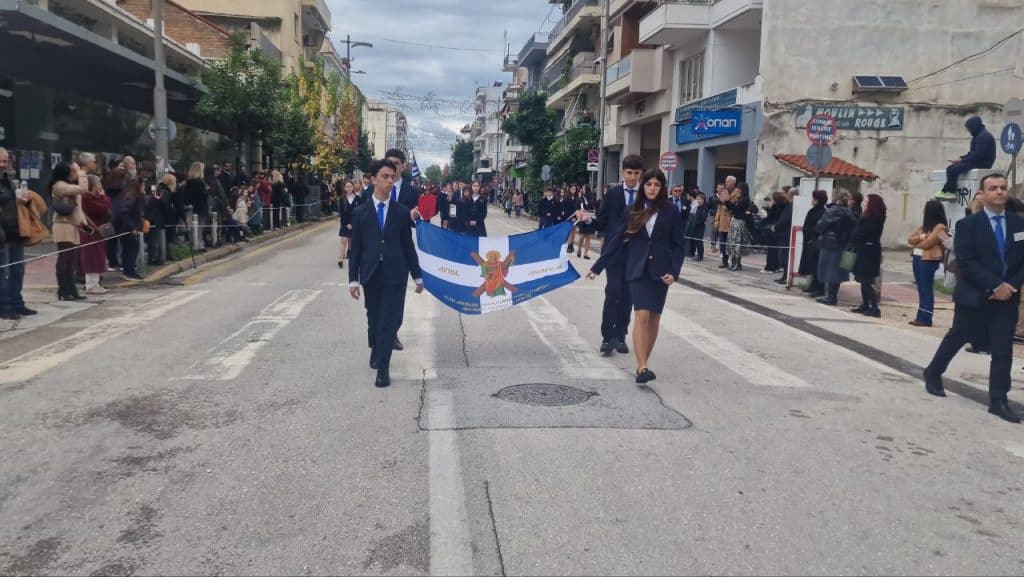 Πάτρα - Φωτό: Χιλιάδες πιστών στην λιτανεία που έγινε για τον Αγιο Ανδρέα