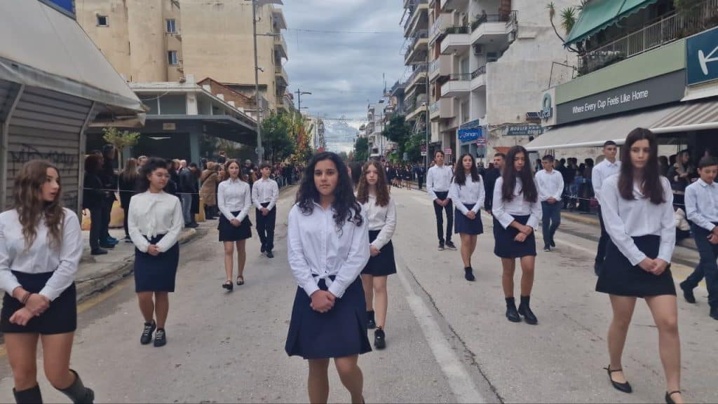 Πάτρα - Φωτό: Χιλιάδες πιστών στην λιτανεία που έγινε για τον Αγιο Ανδρέα