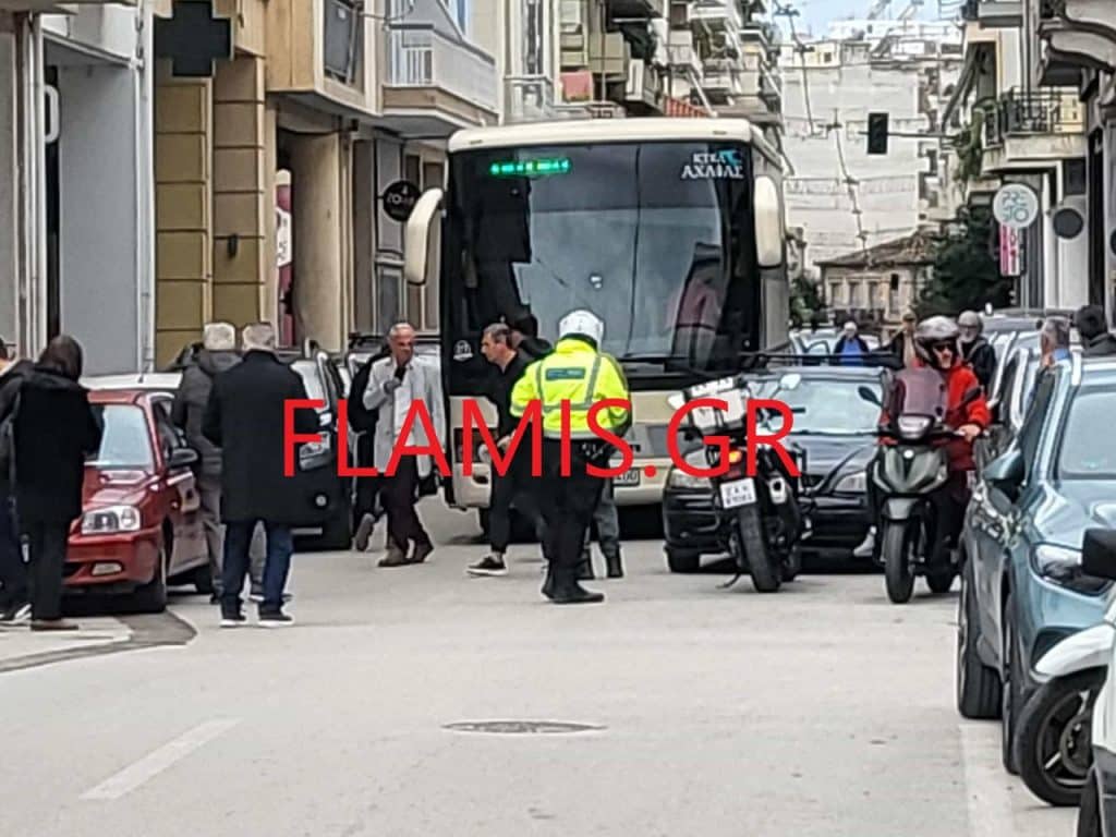 Πάτρα: Κομφούζιο στην οδό Κορίνθου - Δείτε τι έκανε οδηγός ΙΧ - φωτό