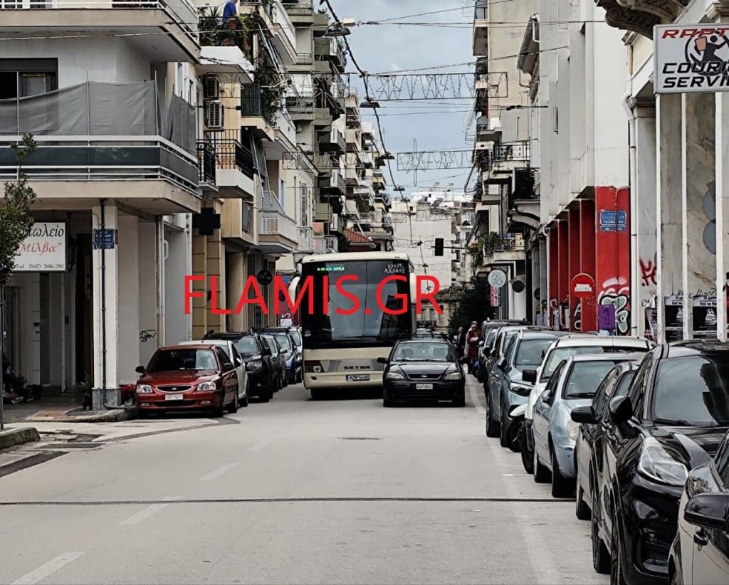 Πάτρα: Κομφούζιο στην οδό Κορίνθου - Δείτε τι έκανε οδηγός ΙΧ - φωτό