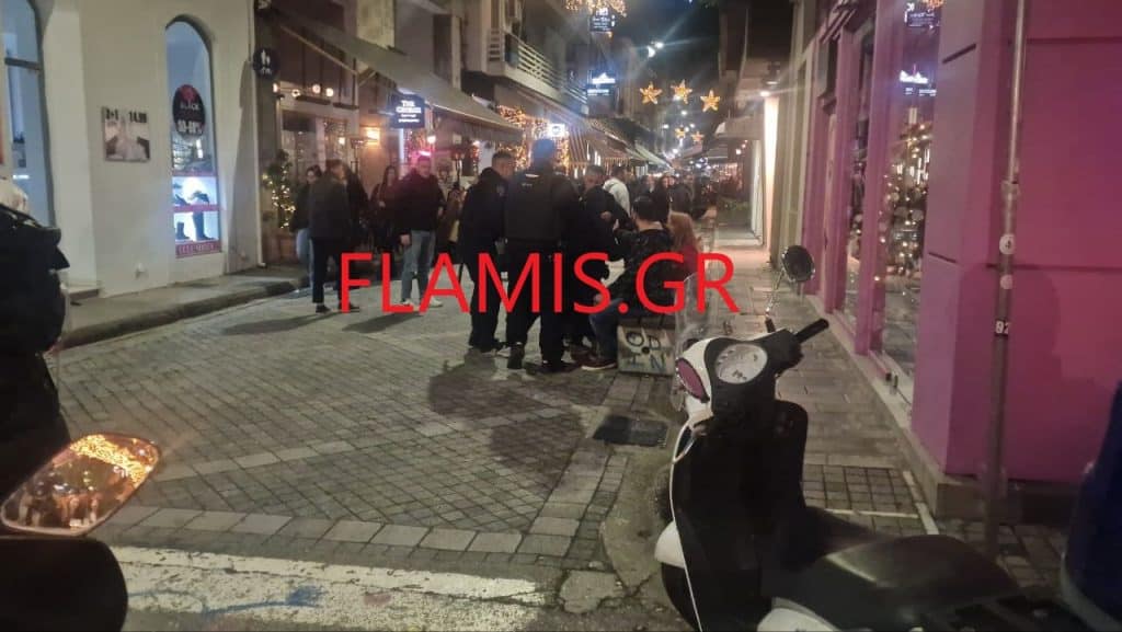 Πάτρα: Αγριο ξύλο στην Ρήγα Φεραίου - Ατομο στο έδαφος - 3 προσαγωγές - φωτό