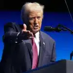 «Πυρά» Τραμπ κατά Μαμντάνι: Οι Δημοκρατικοί εγκατέστησαν έναν κομμουνιστή για δήμαρχο της Νέας Υόρκης