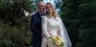 Παντρεύτηκε ο Αυστραλός πρωθυπουργός Άντονι Αλμπανέζι – Ο σκύλος με τις βέρες και τα κουτάκια μπύρας με φωτογραφίες του ζευγαριού, δείτε βίντεο Αρχική