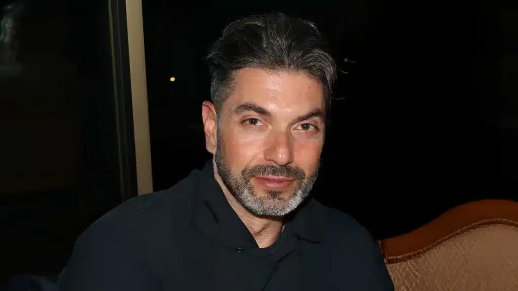 Σπύρος Μαρτίκας για το κύκλωμα που έταζε επενδύσεις: "Σε εξαπατούσαν με σουίτες και ράβδους χρυσού - Έστηναν ληστεία με ξυλοδαρμό για να μην πληρώσουν" Σπύρος Μαρτίκας για το κύκλωμα που έταζε επενδύσεις: "Σε εξαπατούσαν με σουίτες και ράβδους χρυσού - Έστηναν ληστεία με ξυλοδαρμό για να μην πληρώσουν"