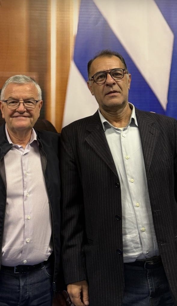 Ο Δημήτρης Καραΐσκος με τον Αντώνη Κουνάβη