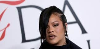 Η Ριάνα χτίζει δύο brands-κολοσσούς: Fenty Beauty και Savage X Fenty ξεπερνούν τα $3 δισ. (pics) Αρχική