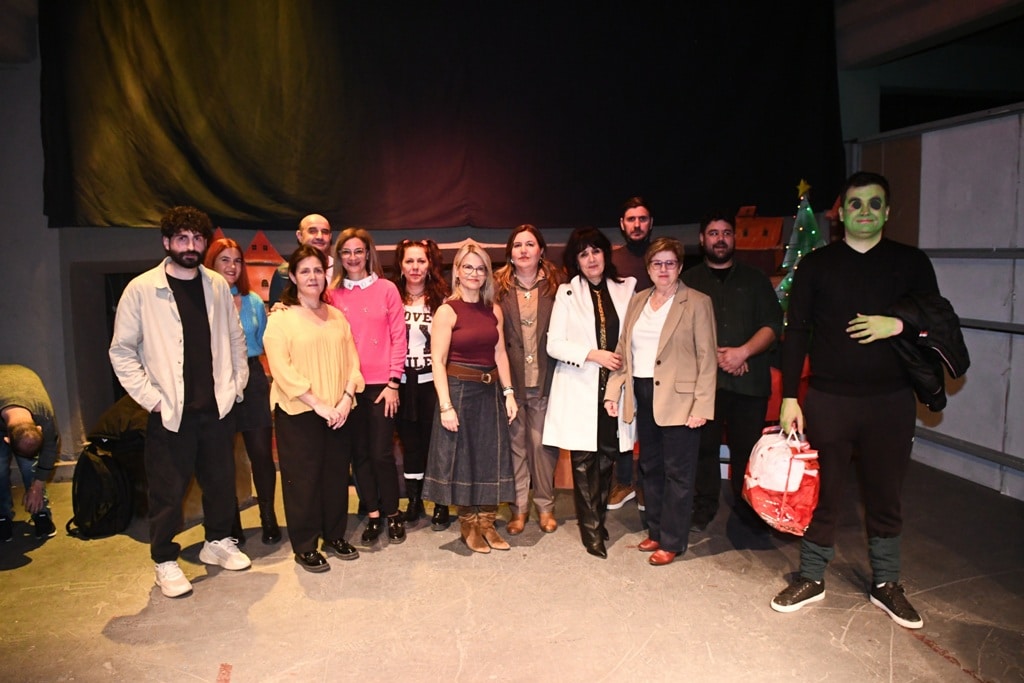 Η Χριστουγεννιάτικη παράσταση «Πώς ο Γκριντζ έκλεψε τα Χριστούγεννα», από τα παιδιά του  ΚΔΑΠΑμεΑ «ΑΜΠΕΤ ΧΑΣΜΑΝ» στο Λιθογραφείο - φωτο