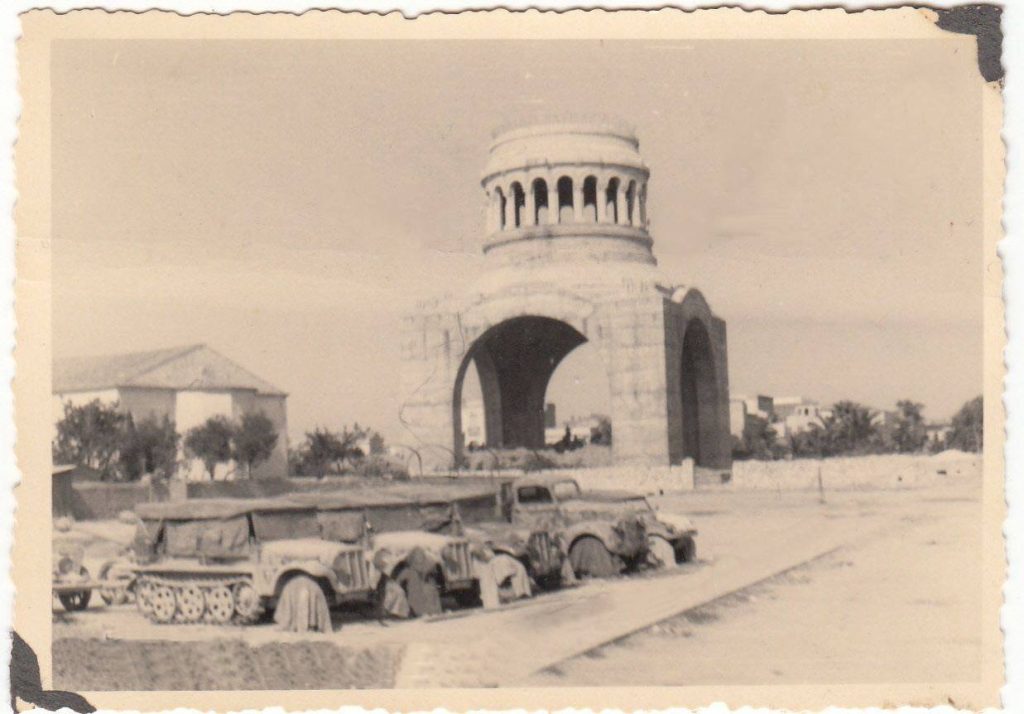 Πάτρα: Τι είναι αυτά τα οχήματα μπροστά από τον Αγιο Ανδρέα;