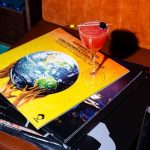 Το νέο trend στην Αθήνα: πίτσα, μπέργκερ, κοκτέιλ και disco