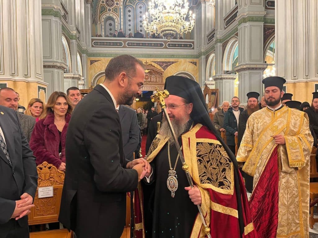 Υψιστη τιμή για τον Νεκτάριο Φαρμάκη! Δείτε με τι τιμήθηκε! Φωτό