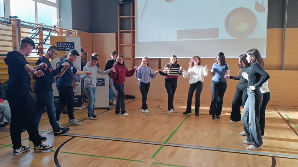 ΑΧΑΪΑ: Δράσεις στο πλαίσιο της αδελφοποίησης με το Vienna Business School Mödling με το Λύκειο Κλειτορίας και Λουσικών - φωτο