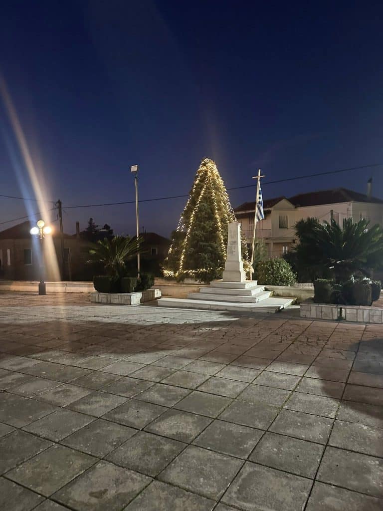 Αχαϊα - φωτό : Ο στολισμός στα Λουσικά