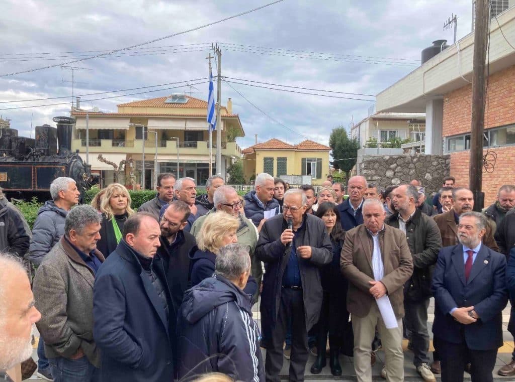 Αχαϊα: Η Αννα Μαστοράκου στην συγκέντρωση για τον οδοντωτό Αχαϊα: Η Αννα Μαστοράκου στην συγκέντρωση για τον οδοντωτό