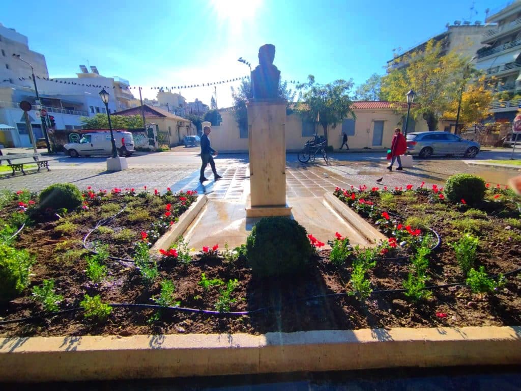 Πάτρα: "Πρασίνισε" και η Πλατεία Παπαφλέσσα - φωτο