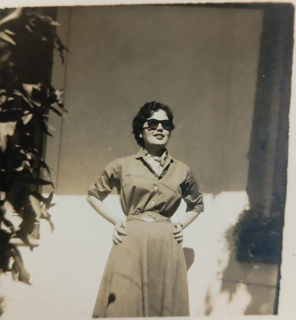 Πάτρα: Η δημοσιογράφος Ελίζα Καλλίτση αποχαιρετά τη θεία της Κούλα Ροδοπούλου - φωτό