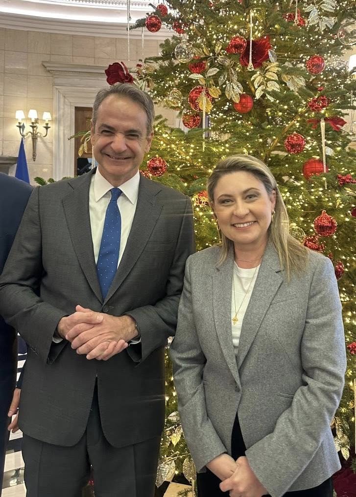 Η αγκαλιά του Μητσοτάκη στην Χριστίνα Αλεξοπούλου