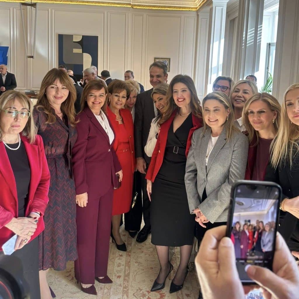 Η αγκαλιά του Μητσοτάκη στην Χριστίνα Αλεξοπούλου