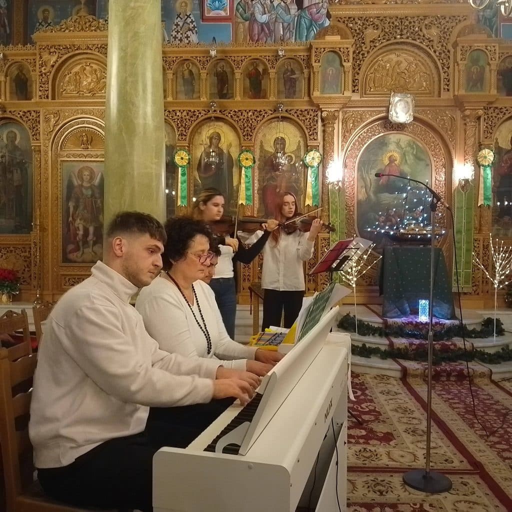 Πάτρα - φωτό: Ομορφη Χριστουγεννιάτικη εκδήλωση στον Ι.Ν. Αγίας Φωτεινής