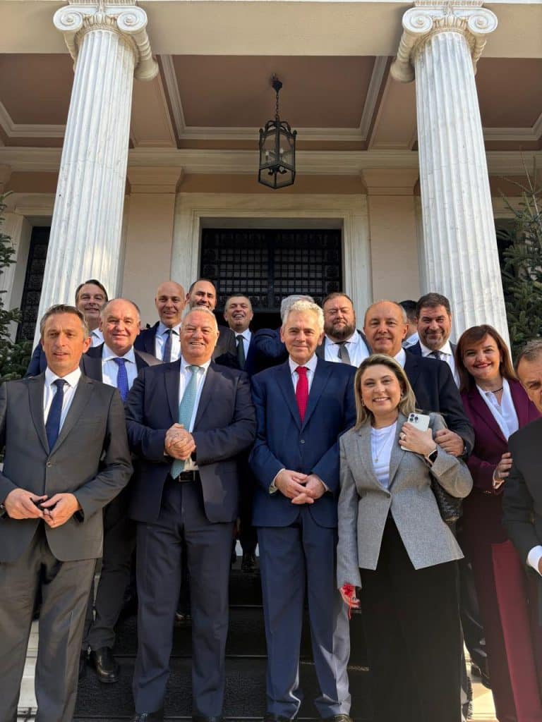 Η αγκαλιά του Μητσοτάκη στην Χριστίνα Αλεξοπούλου