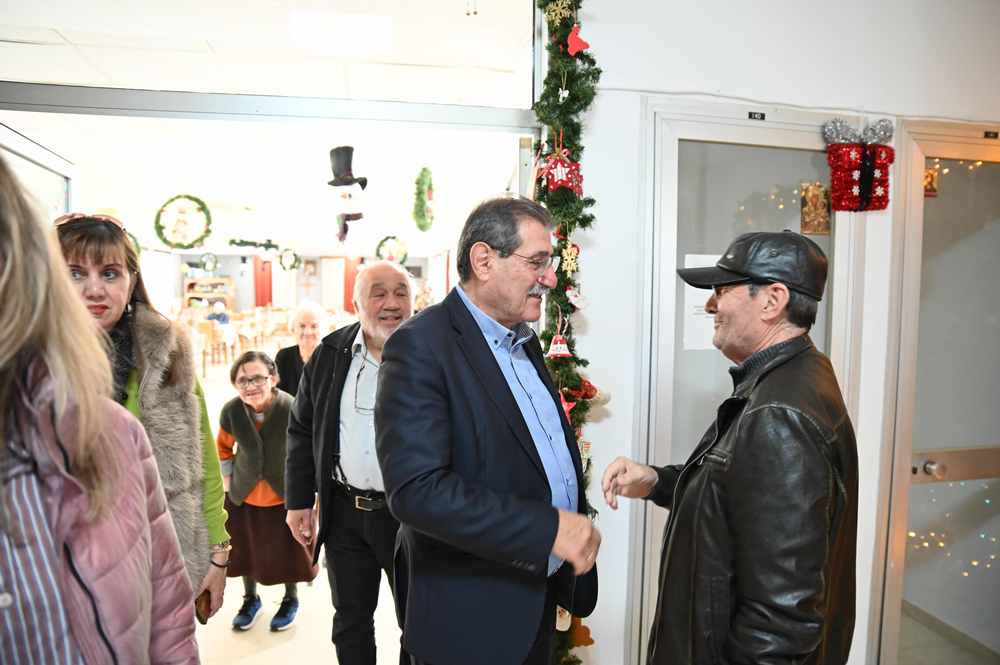 Ο Δήμαρχος Πατρέων Κώστας Πελετίδης στα ιδρύματα της πόλης και στο Καραμανδάνειο (Φώτο)