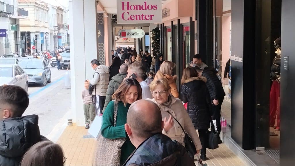 Πάτρα: Το αδιαχώρητο στην αγορά - ΔΕΙΤΕ ΦΩΤΟ Πάτρα: Το αδιαχώρητο στην αγορά - ΔΕΙΤΕ ΦΩΤΟ