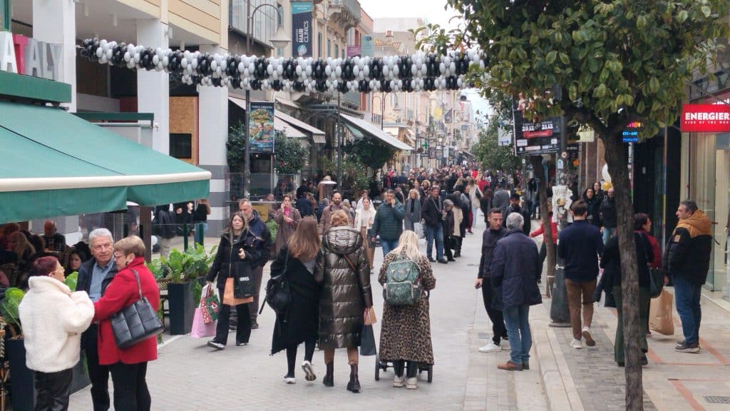 Πάτρα: Το αδιαχώρητο στην αγορά - ΔΕΙΤΕ ΦΩΤΟ