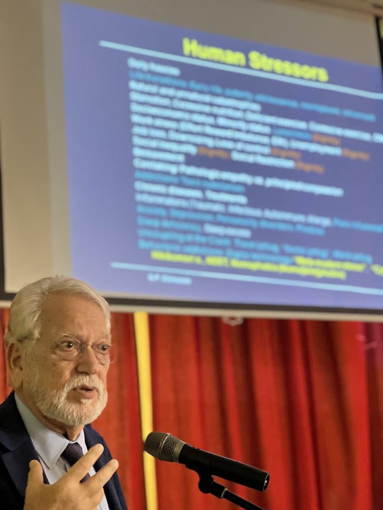 Εκδήλωση με θέμα “ ̈Ψυχική υγεία των εφήβων και τραύμα” και συζήτηση με τους έφηβους μαθητές των Καλαβρύτων.