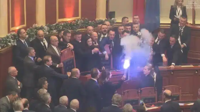 albania-parliament-kapnogona