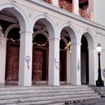 Πάτρα: Καθάρισαν το Δημοτικό Θέατρο για την Ολυμπιακή Φλόγα και μιά μέρα μετά.... το βανδάλισαν! φωτό