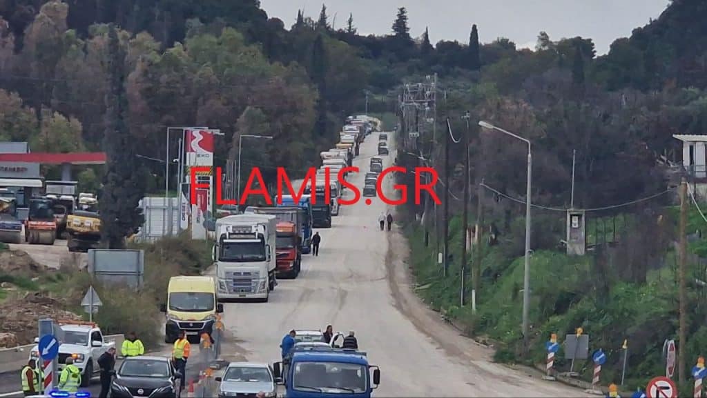 Πάτρα: Εκλεισε η παλιά Εθνική στην ΒΙΠΕ! Εριξαν σακιά οι αγρότες! Απίστευτες ουρές φορτηγών - φωτό και βίντεο