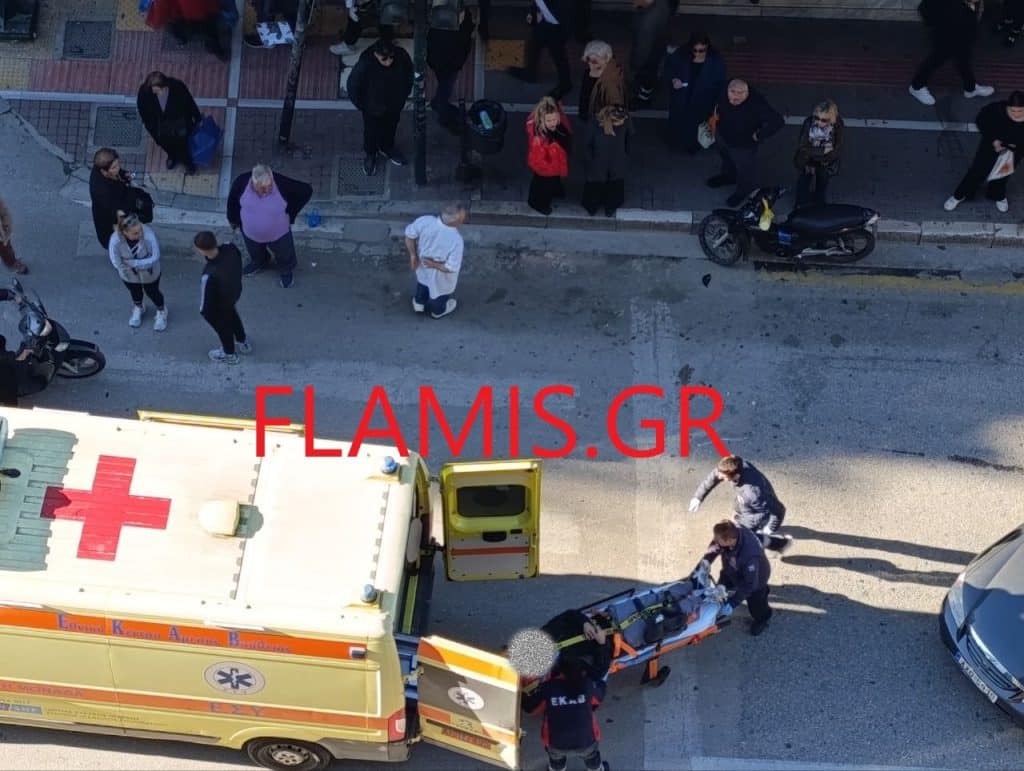 Πάτρα: Σοκαριστικό τροχαίο στη Γούναρη! Μηχανάκι συγκρούστηκε με ΙΧ και ο νεαρός οδηγός εκσφενδονίστηκε... σε άλλο ΙΧ - φωτο