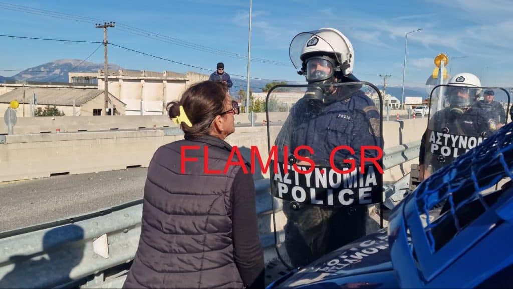 Επεισόδια στη γέφυρα Ρίου Αντιρρίου - Ματ έριξαν αγρότες στο γκρεμό - Επεσαν χημικά - Δείτε ΒΙΝΤΕΟ