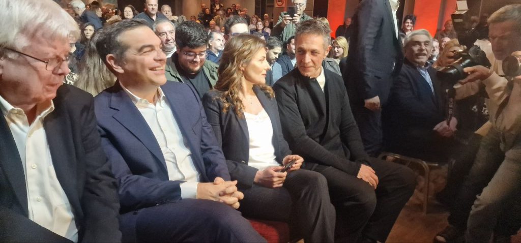 Ποιους είδαμε... στου Τσίπρα στην Πάτρα! Χειροκροτούσαν τον "αρχηγό"! Στα παλιά της λημέρια η Μπέτυ Μπαζιάνα - ΒΙΝΤΕΟ