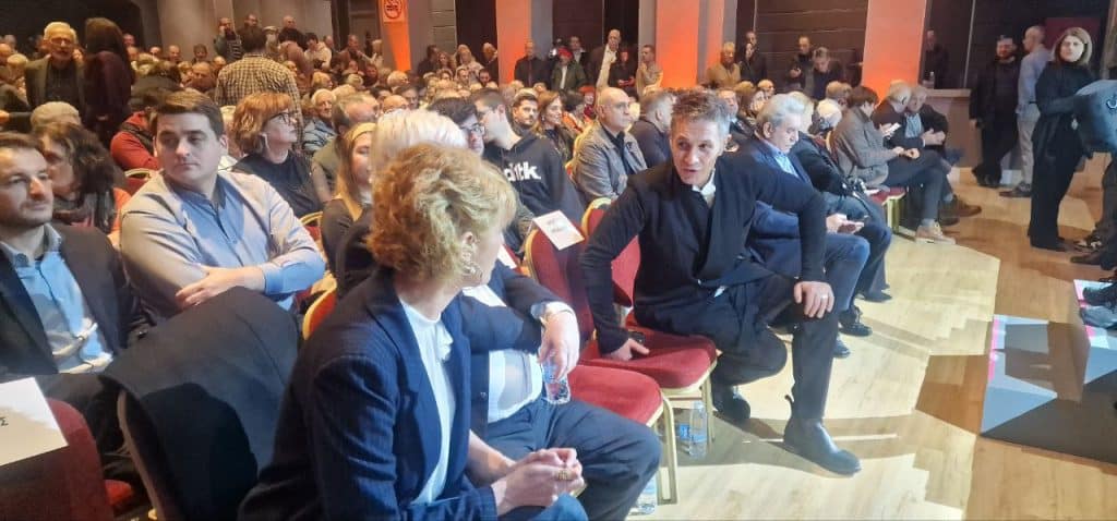 Ποιους είδαμε... στου Τσίπρα στην Πάτρα! Χειροκροτούσαν τον "αρχηγό"! Στα παλιά της λημέρια η Μπέτυ Μπαζιάνα - ΒΙΝΤΕΟ