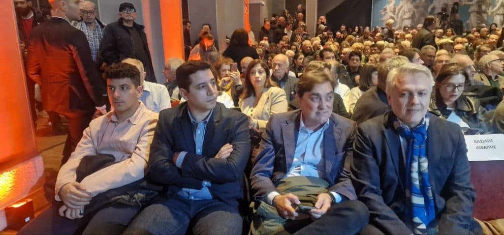 Ποιους είδαμε... στου Τσίπρα στην Πάτρα! Χειροκροτούσαν τον "αρχηγό"! Στα παλιά της λημέρια η Μπέτυ Μπαζιάνα - ΒΙΝΤΕΟ