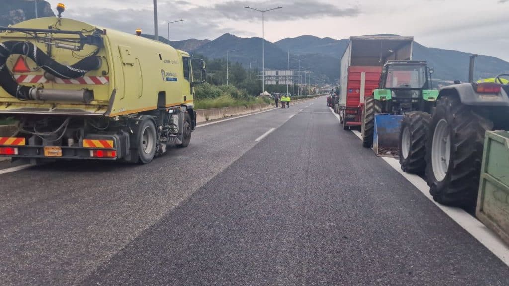 Ανοιξε η Περιμετρική της Πάτρας - Στην άκρη τα τρακτέρ - Πότε θα ξανακλείσει