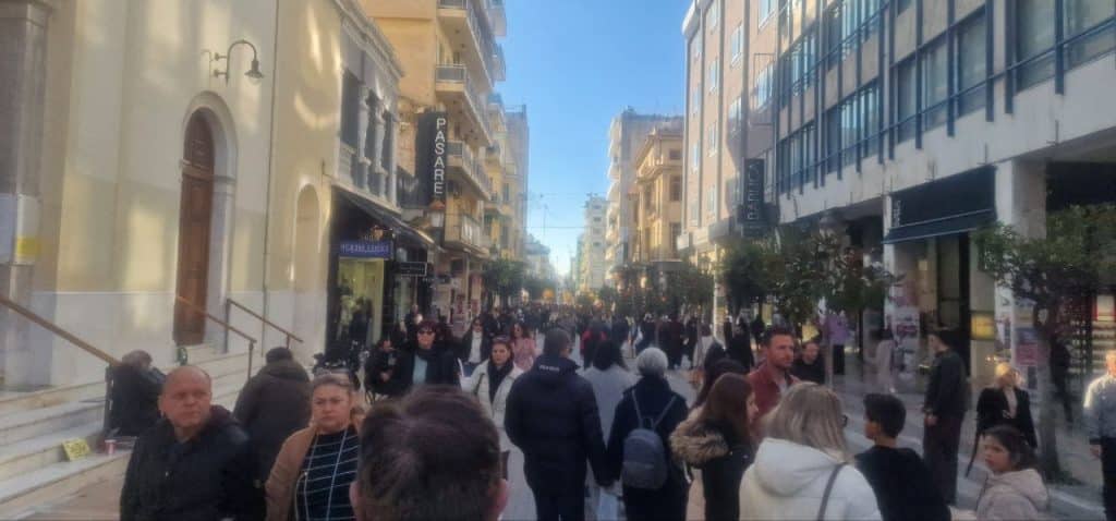 Πάτρα: Η Μαιζώνος... έγινε Ρήγα Φεραίου - Δείτε φωτο