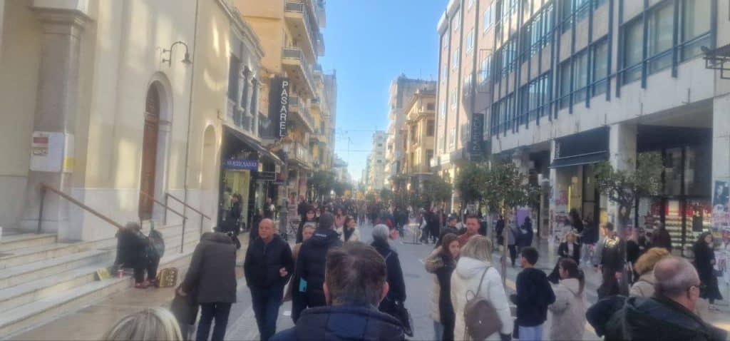 Πάτρα: Η Μαιζώνος... έγινε Ρήγα Φεραίου - Δείτε φωτο