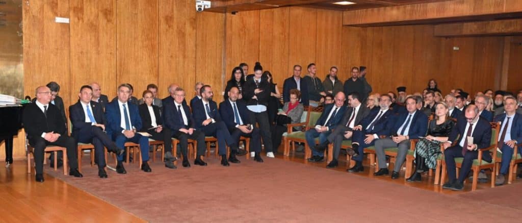 Πάτρα: Η αναγόρευση Ελπιδοφόρου με τη ματιά του Πανεπιστημίου (Φωτο)