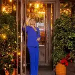 Η Χριστίνα Λαμπίρη μας υποδέχεται στο «Meat the Stars»